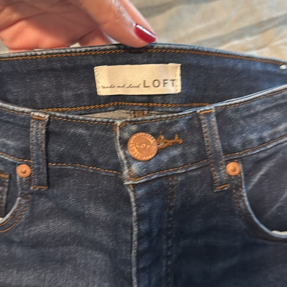 LOFT Curvy Skinny Crop Jeans - Picture 2 of 5